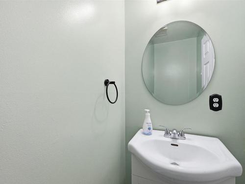 49 Albany Terrace, Cole Harbour, NS - Indoor Photo Showing Bathroom