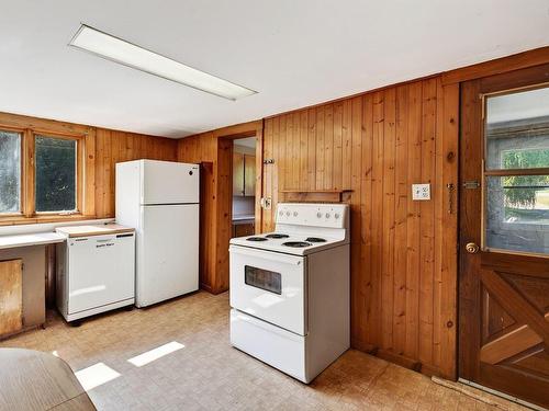 82 Cemetery Road, Hants County, NS - Indoor Photo Showing Kitchen