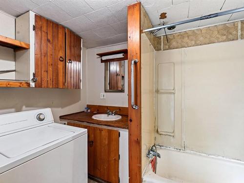 82 Cemetery Road, Hants County, NS - Indoor Photo Showing Laundry Room