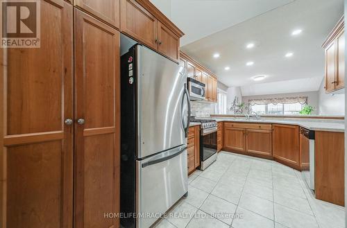93 Lynch Circle, Guelph, ON - Indoor Photo Showing Kitchen