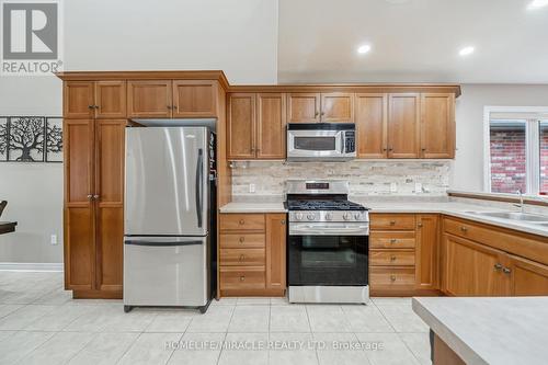 93 Lynch Circle, Guelph, ON - Indoor Photo Showing Kitchen With Stainless Steel Kitchen