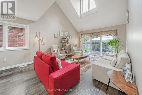 93 Lynch Circle, Guelph, ON - Indoor Photo Showing Living Room