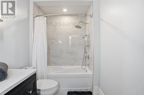 25 Brian Drive, Brant, ON - Indoor Photo Showing Bathroom