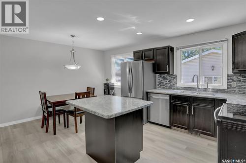 87 Hastings Crescent, Regina, SK - Indoor Photo Showing Kitchen
