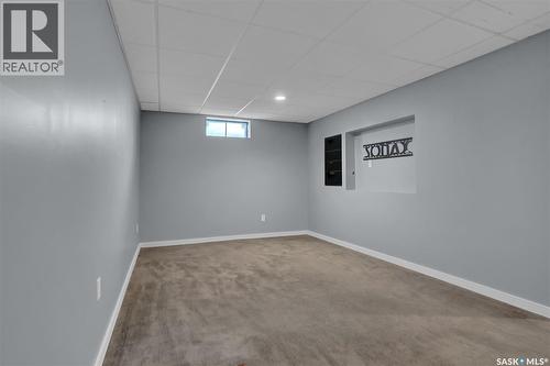 87 Hastings Crescent, Regina, SK - Indoor