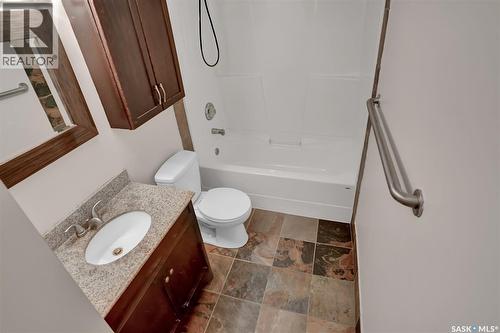 87 Hastings Crescent, Regina, SK - Indoor Photo Showing Bathroom