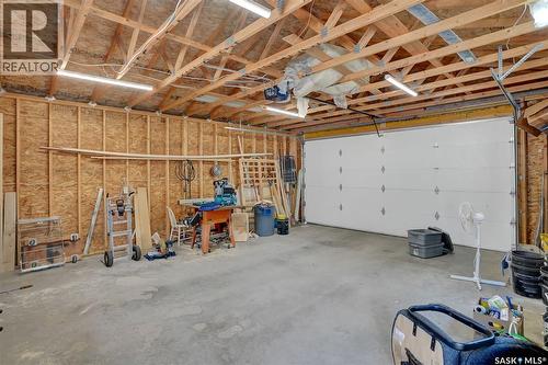 87 Hastings Crescent, Regina, SK - Indoor Photo Showing Garage