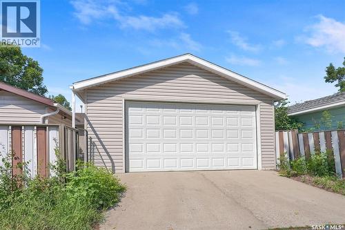 87 Hastings Crescent, Regina, SK - Outdoor