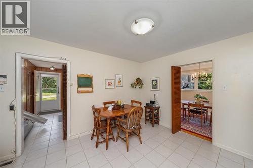1732 Rutherglen Close, Sarnia, ON - Indoor Photo Showing Dining Room