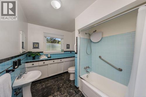 1732 Rutherglen Close, Sarnia, ON - Indoor Photo Showing Bathroom