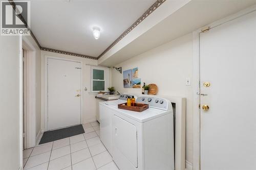 1732 Rutherglen Close, Sarnia, ON - Indoor Photo Showing Laundry Room