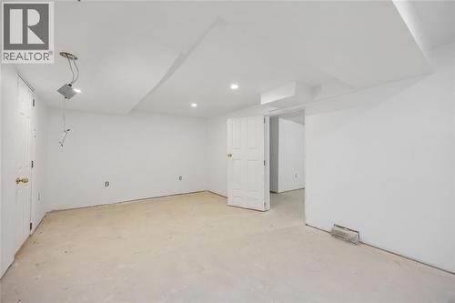 260 Mitton Street South, Sarnia, ON - Indoor