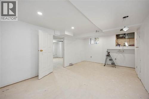 260 Mitton Street South, Sarnia, ON - Indoor