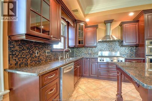 252 Dalhousie Unit# 401, Amherstburg, ON - Indoor Photo Showing Kitchen
