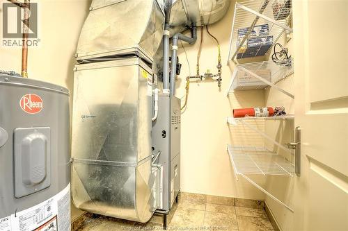 252 Dalhousie Unit# 401, Amherstburg, ON - Indoor Photo Showing Laundry Room