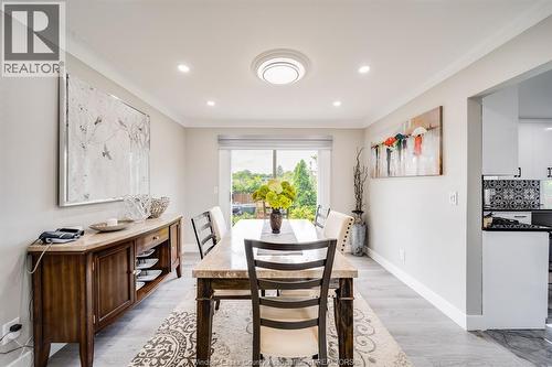 2405 Roxborough Boulevard, Windsor, ON - Indoor Photo Showing Dining Room