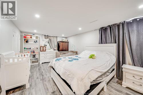 2405 Roxborough Boulevard, Windsor, ON - Indoor Photo Showing Bedroom