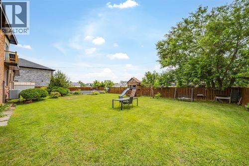 2405 Roxborough Boulevard, Windsor, ON - Outdoor