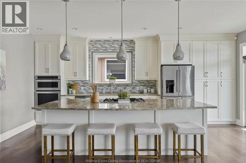 33 Montego Bay Crescent, Kingsville, ON - Indoor Photo Showing Kitchen With Upgraded Kitchen