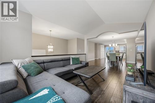 313 Citation Circle, St Clair, ON - Indoor Photo Showing Living Room