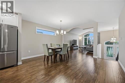 313 Citation Circle, St Clair, ON - Indoor Photo Showing Dining Room