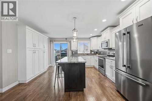 313 Citation Circle, St Clair, ON - Indoor Photo Showing Kitchen With Stainless Steel Kitchen With Upgraded Kitchen