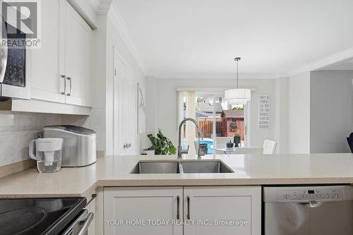 19 Mcnally Street, Halton Hills, ON - Indoor Photo Showing Kitchen