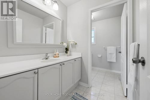 19 Mcnally Street, Halton Hills, ON - Indoor Photo Showing Bathroom