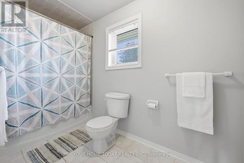 19 Mcnally Street, Halton Hills, ON - Indoor Photo Showing Bathroom
