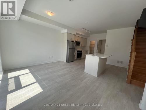 Th3 - 20 Alpine Symphony Path, Oshawa, ON - Indoor Photo Showing Kitchen