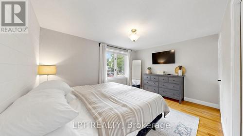 70 Roberts Crescent, Brampton, ON - Indoor Photo Showing Bedroom