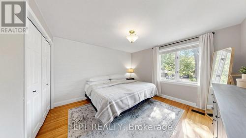 70 Roberts Crescent, Brampton, ON - Indoor Photo Showing Bedroom