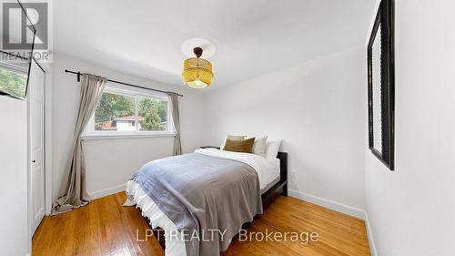 70 Roberts Crescent, Brampton, ON - Indoor Photo Showing Bedroom