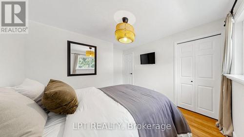 70 Roberts Crescent, Brampton, ON - Indoor Photo Showing Bedroom