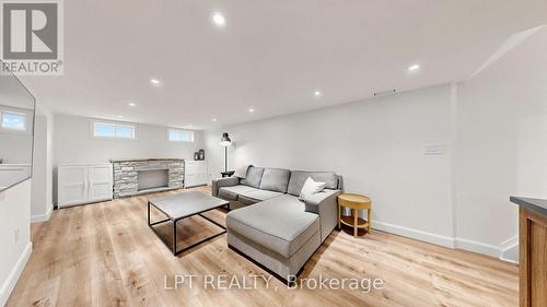 70 Roberts Crescent, Brampton, ON - Indoor
