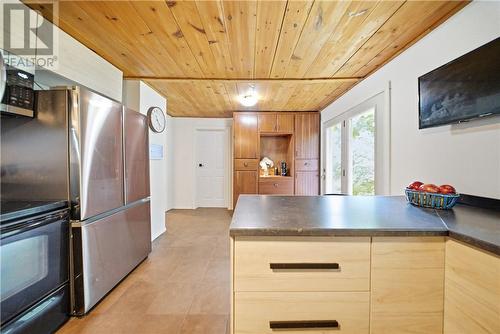 19 Government Road, Tehkummah, ON - Indoor Photo Showing Kitchen