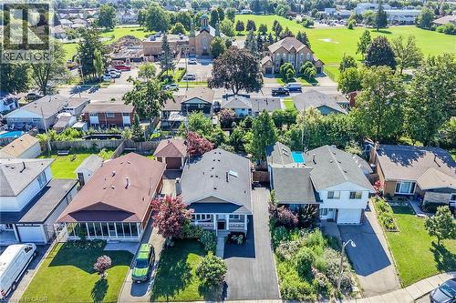Residential neighborhood featuring a variety of architectural styles, mature trees, and green spaces - 101 Loyalist Drive, Hamilton, ON - Outdoor