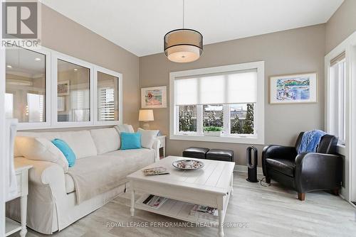 18132 St. Laurent Boulevard, South Glengarry, ON - Indoor Photo Showing Living Room