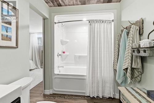18132 St. Laurent Boulevard, South Glengarry, ON - Indoor Photo Showing Bathroom