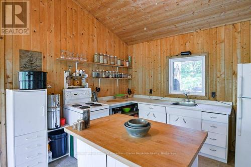 25744 Georgian Bay Shr, Georgian Bay (Gibson), ON - Indoor Photo Showing Kitchen
