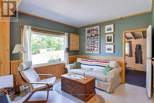 25744 Georgian Bay Shr, Georgian Bay (Gibson), ON - Indoor Photo Showing Living Room