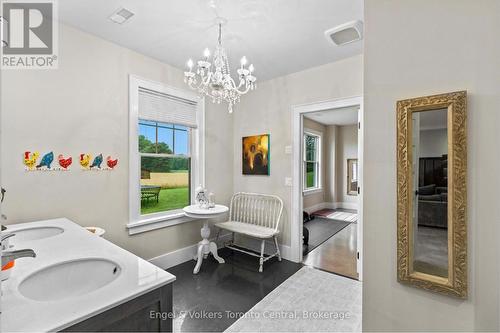 385073 4Th Conc A Road, Grey Highlands, ON - Indoor Photo Showing Bathroom