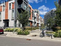 1031 - 14 DAVID EYER ROAD Richmond Hill, ON L4S 0N4
