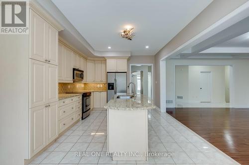 1387 Ferncrest Road, Oakville, ON - Indoor Photo Showing Kitchen With Upgraded Kitchen