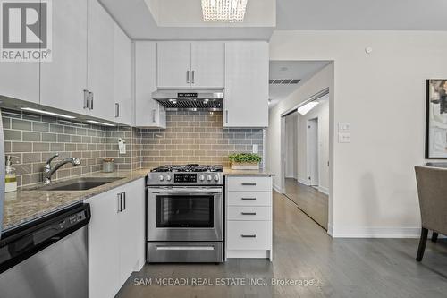 1 - 670 Atwater Avenue, Mississauga, ON - Indoor Photo Showing Kitchen With Upgraded Kitchen