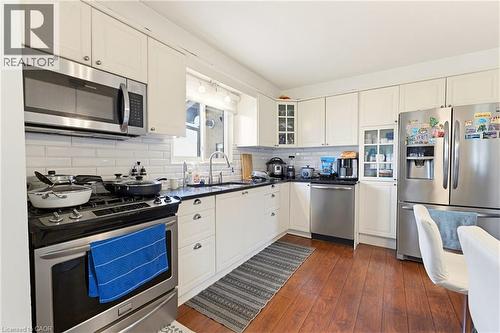 459 Dicenzo Drive, Hamilton, ON - Indoor Photo Showing Kitchen With Upgraded Kitchen