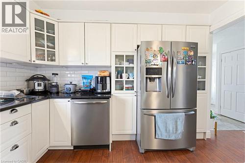 459 Dicenzo Drive, Hamilton, ON - Indoor Photo Showing Kitchen