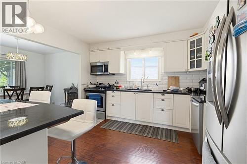 459 Dicenzo Drive, Hamilton, ON - Indoor Photo Showing Kitchen