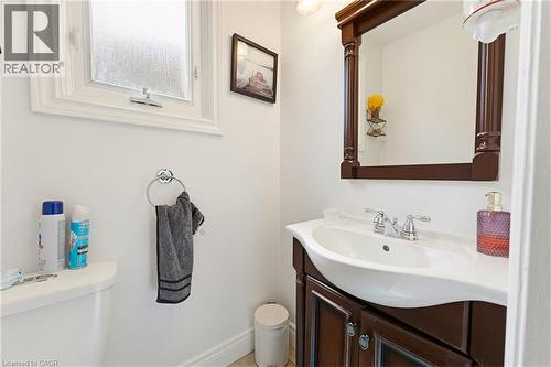 459 Dicenzo Drive, Hamilton, ON - Indoor Photo Showing Bathroom
