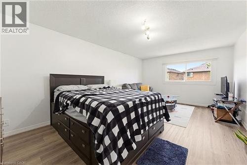 459 Dicenzo Drive, Hamilton, ON - Indoor Photo Showing Bedroom